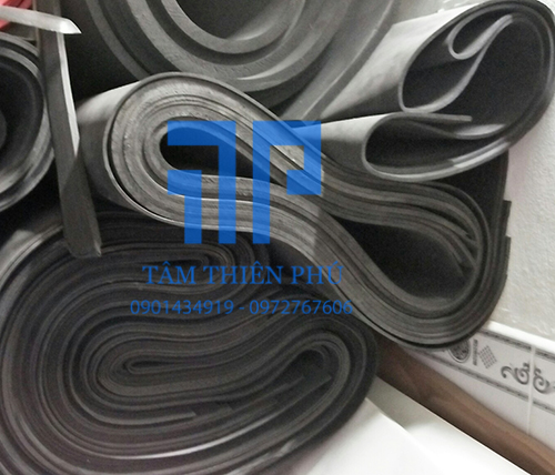 TẤM MÚT XỐP MÀU ĐEN 10MM