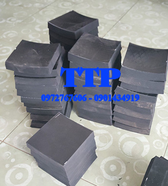 Cắt tấm cao su chống rung theo yêu cầu