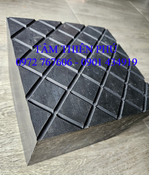 Tấm cao su lót máy chịu lực