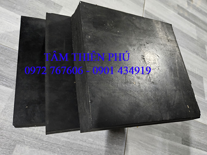 Tấm cao su cứng