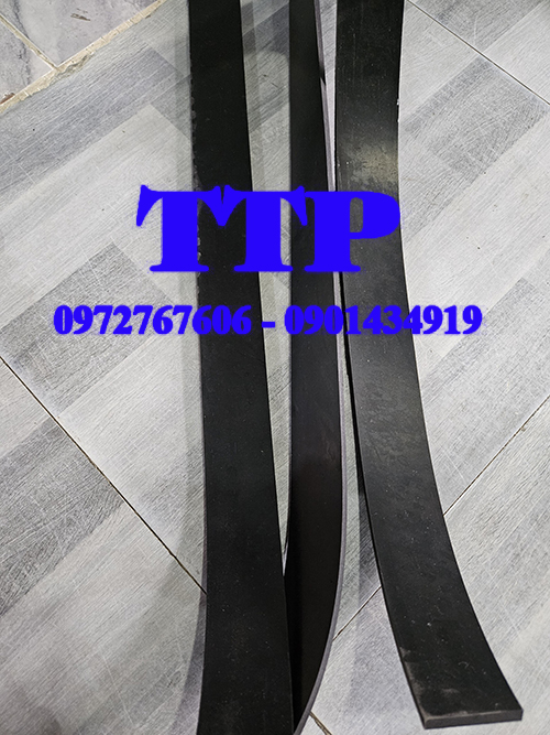 Cắt lẻ tấm cao su theo yêu cầu
